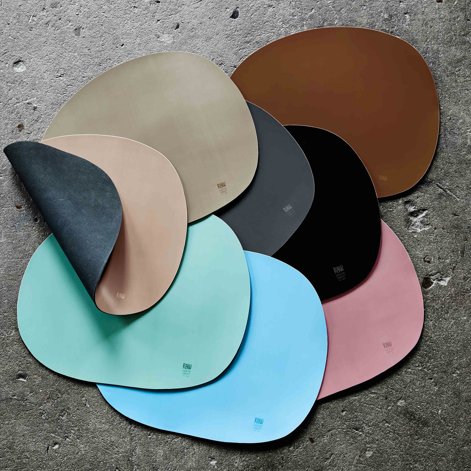 RAW dækkeserviet soft surface black